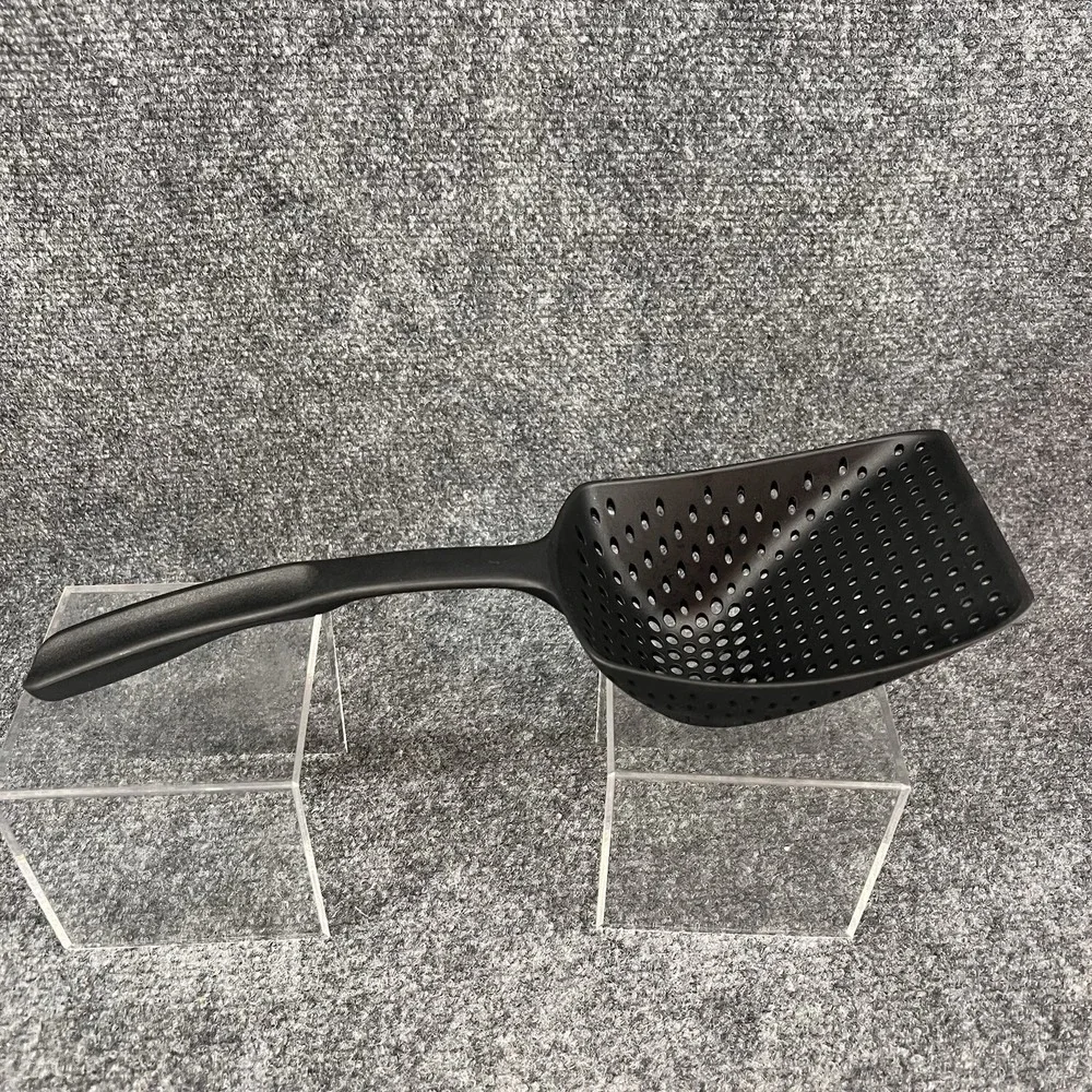 Pampered Chef Scoop 'N Drain Colander Kitchen Scoop Black Utensil 1622 Retired
